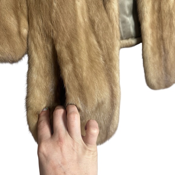 Vintage Mr. Leonard The New York Fur Shop of South Bend Brown Mink Cape Shawl - Picture 4 of 12